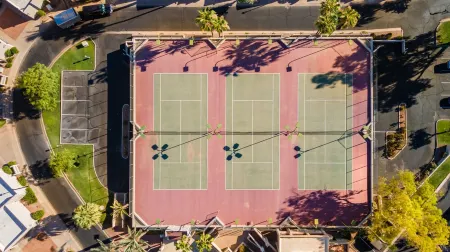Resort-Style Biltmore Townhome: Pool, Tennis, Jacuzzi, Pickleball, Gym— Away Отели рядом с достопримечательностью «Пистева Пик»