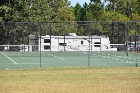 Georgia Golf Cottage with 9-hole course, pool, tennis court, clubhouse and more! Отели в г. Тернер