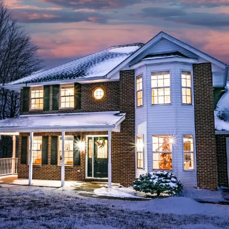 ROSELAWN RETREAT: Firepit, Gameroom, Views! Huge Gorgeous home 5 mins to the Ark