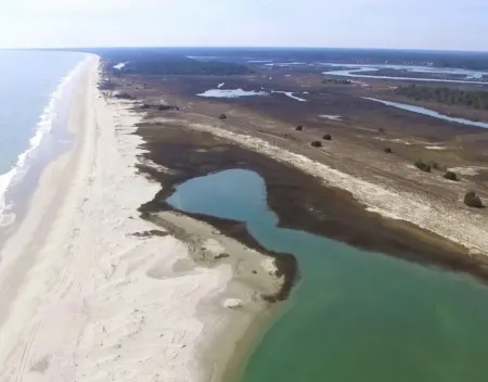 Oceanfront 2 Bd, 2.5 BTH in Surfside!