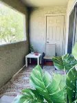 Spacious condo w/ pool 5 min to strip