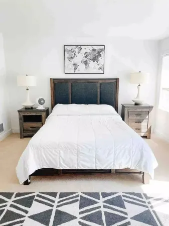 Cozy Home in a Quiet Neighborhood Отели рядом с достопримечательностью «Мар Айленд Навал Шипярд»