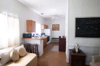 The Firefly is between Waco and Corsicana, 5 minutes from the Navarro Mills Lake
