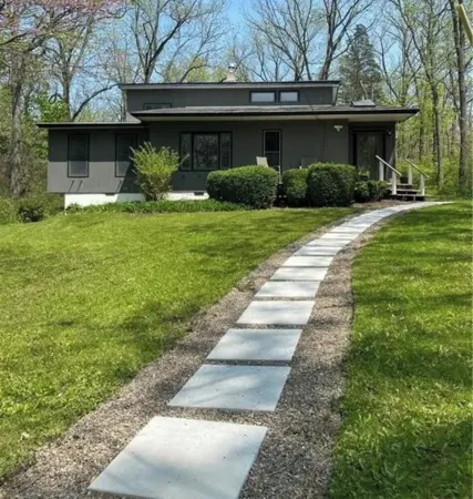 Spacious 4 bdrm home, Close to Lake, Wine, Downtown, Kid Friendly, Self Checkin