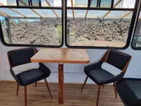 Off-Grid Renovated tour bus Adventure! Hotels near Kula Kai Caverns