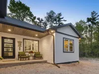 New, charming custom home, 7 minute walk to the beach