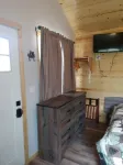 A cozy, affordable studio cabin close to Glacier Park, Flathead Lake  and more! - Alppimaja