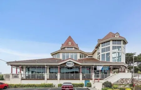 Stunning Ocean Mountain View Near SF+Beach 3 Suite