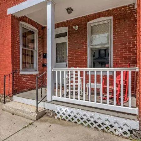 The Ridge is a Cozy 2-bedroom/1 bath Apartment Short walk to downtown Gettysburg