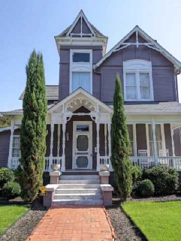 Historic Victorian Home near UNA and Downtown