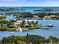 Book today, dinner on us!New listing! Stuart/Port Salerno cute cottage!