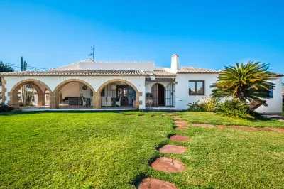 Villa de Style Méditerranéen Pour 10 Personnes à Javea Hotels near Platja del Portixol