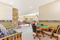 Huge Lakefront Home with private hot tub, dock, and pickle-ball court