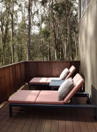 Haven in the trees, minutes from hiking trails Отели рядом с достопримечательностью «Национальная зона отдыха Голден Гейт»