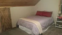 Come enjoy this newly built Hillside country Cabin  located near buffalo river