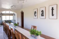 Newly Renovated Spacious Home, Hot Tub. Prices Reduced on '25 Summer Dates Left!