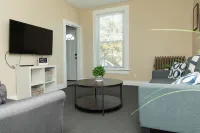 Lovely 3 Bedroom Unit for Longer Stays Hotels in Bristol