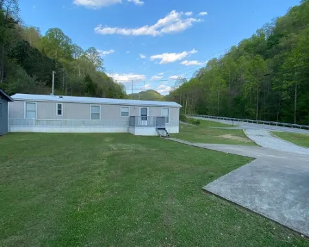 Great location, extremely clean ,half mile from trail heads. Hotels in Tug Hardee