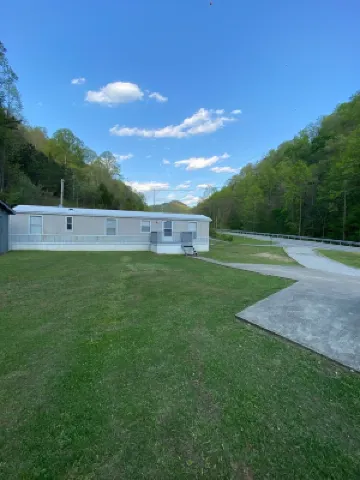 Great location, extremely clean ,half mile from trail heads.