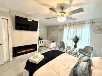 Modern Heater pool house tampa. Close to the park and zoo