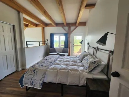 Indoor Heated Pool - Hot Tub - 4 Acres - Off Grid - Views