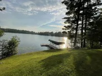 Modern Lake House with Stunning Views فنادق في Taylor County