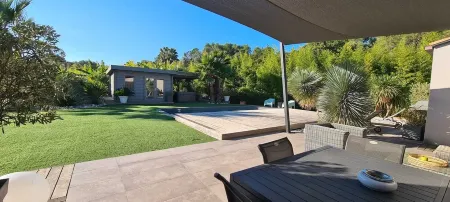 Villa with pool in a haven of peace