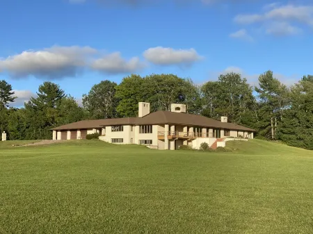 Spacious country estate featuring indoor pool, 10 miles from Marquette.