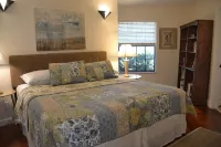 Tropical Paradise! Heated Pool & Sauna. Large Very Private Yard. Near Everything Hotels in Martin County