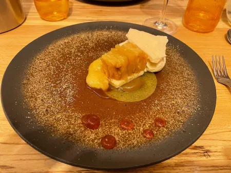 Charm between sea and mountains Отели в г. Ларок-Дез-Альбер