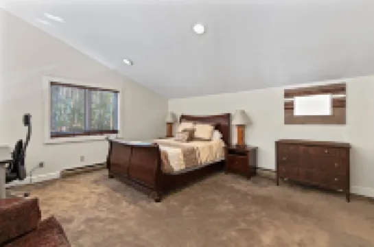 Spacious Trickey Moose Family Retreat - Woodstove, Firepit, Kayaks, Water Access