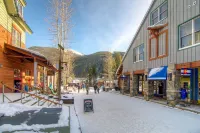 Keystone 2 bed 2 bath in River Run Village - walk to ski lifts. Hotels in Keystone