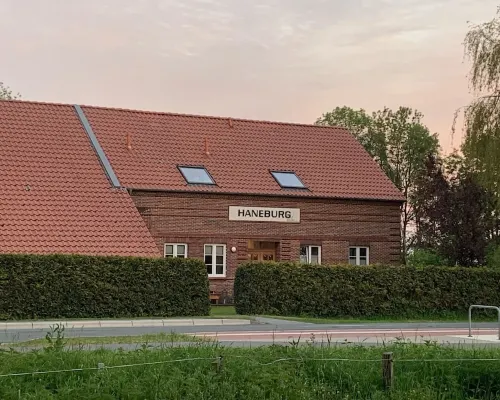 Gulfhof Studio "Norderney" with a View of the Nature Reserve Hotels in Ihlow