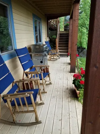 Flathead Lake - Bigfork log cabin with stunning views Apartment