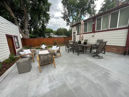 Charming Washington Park Bungalow Отели рядом с достопримечательностью «Денверский университет»