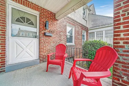 Modern 3 BR House! Отели рядом с достопримечательностью «Bryn Mawr College»