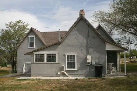 Charming 5-bedroom house with WiFi and AC in Beautiful Manti Utah.