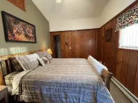 New Listing! The “Looney Bin” Four Season Cozy Lakefront Cabin on Nelson Lake Hotel a Lenroot