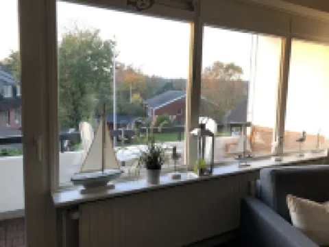 Beautiful, bright apartment with south / west balcony near the beach