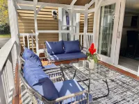 Lovely & Spacious 2 Br, W/King/Queen Beds  2 Bath.