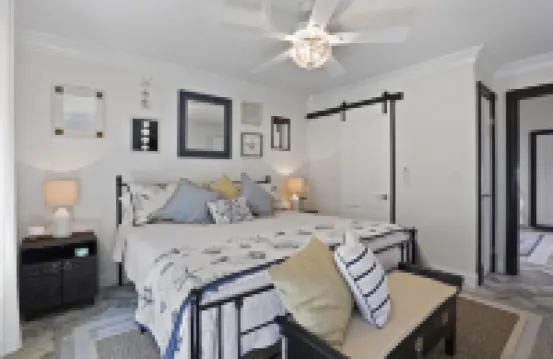 Newly built 1/1 Historic district Apartment