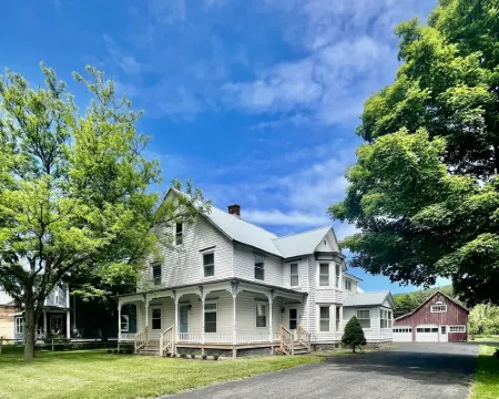 5 Bedroom Home Near Cooperstown, Dreams Park & All Star Village. Sleeps 13. Hotels in Hartwick