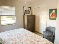 Lovely Dog-Friendly Oasis ~ Walk to Beach ~ Office