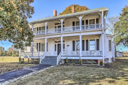 Charming Cottage with easy access to local attractions-pet and kid friendly