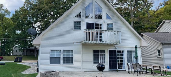 Wampler's Lake Cottage Hotels in Lenawee County