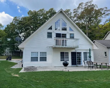 Wampler's Lake Cottage 萊納維縣酒店