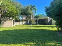 Coastal Getaway Beach House Hotels near Little Jim Bridge Park