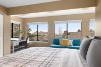 Unique Cottonwood Heights home close to the slopes with hottub! Hotels near Mountview Park