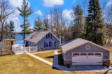 Charming Cottage on Pine Lake w/ Incredible Views!