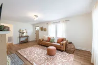 Cozy Cottage by the Clinch River Hotels in Clinton